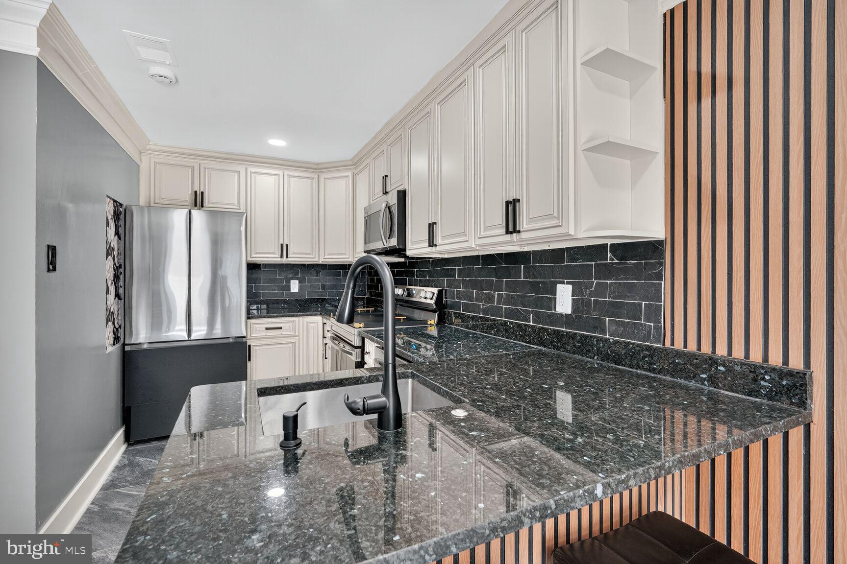 MONTGOMERY VILLAGE - Residential