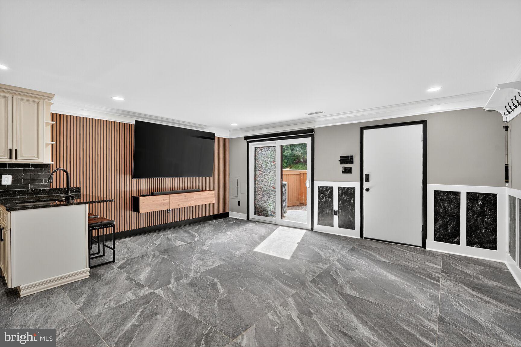 MONTGOMERY VILLAGE - Residential