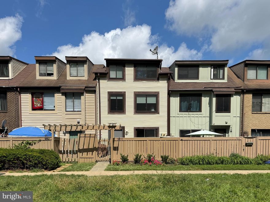 Beautiful townhome completely remodeled! Boasts 3 levels, 3 bedrooms, 2 1/2 baths, brand new kitchen with high quality cabinets , quartz countertops & high energy saving appliances. Crown molding, brand new baseboard, new front sealed pavers patio,  new LED lighting through out the house. the lights in the master room y control with the up and many more upgrades. Close to I-270.,  new flooring, new carpet,  close to I-270 and many other amenities.