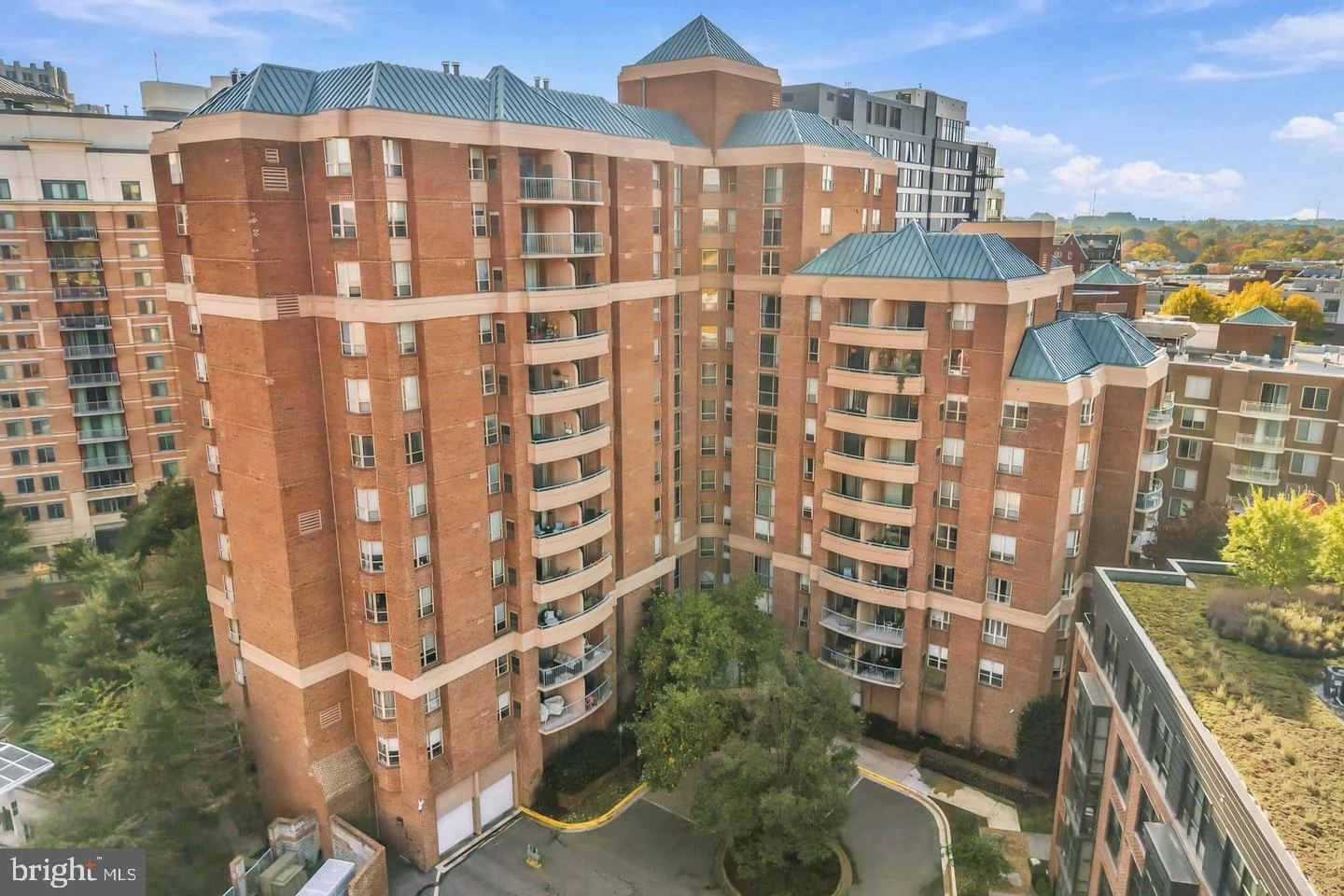 4808 Moorland Lane Unit 607