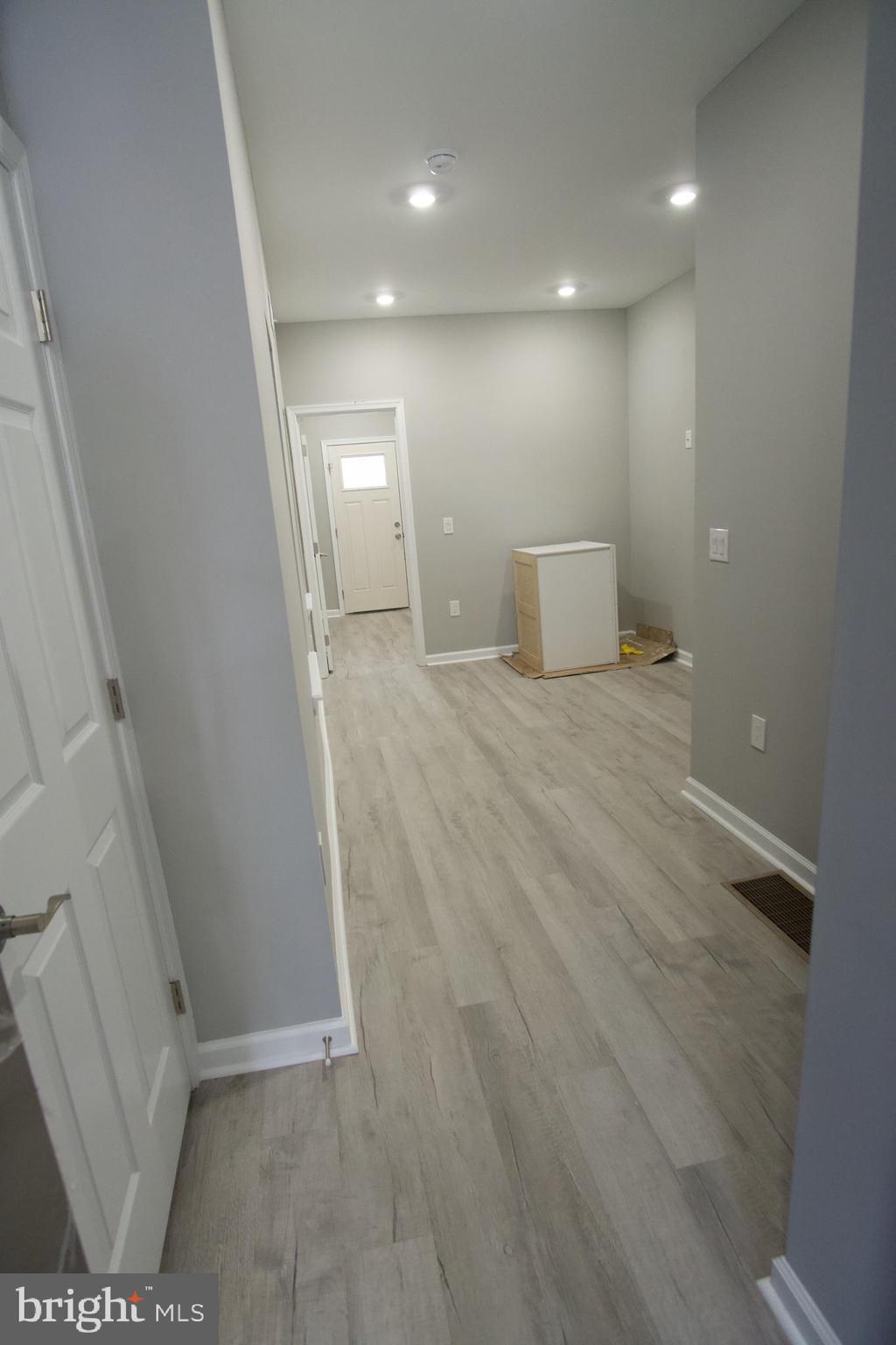 FAIRMOUNT - Residential Lease