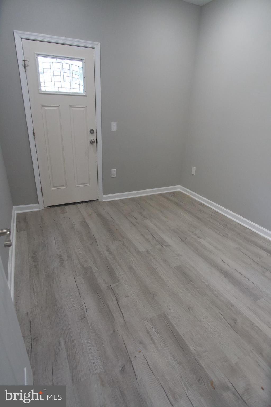 FAIRMOUNT - Residential Lease