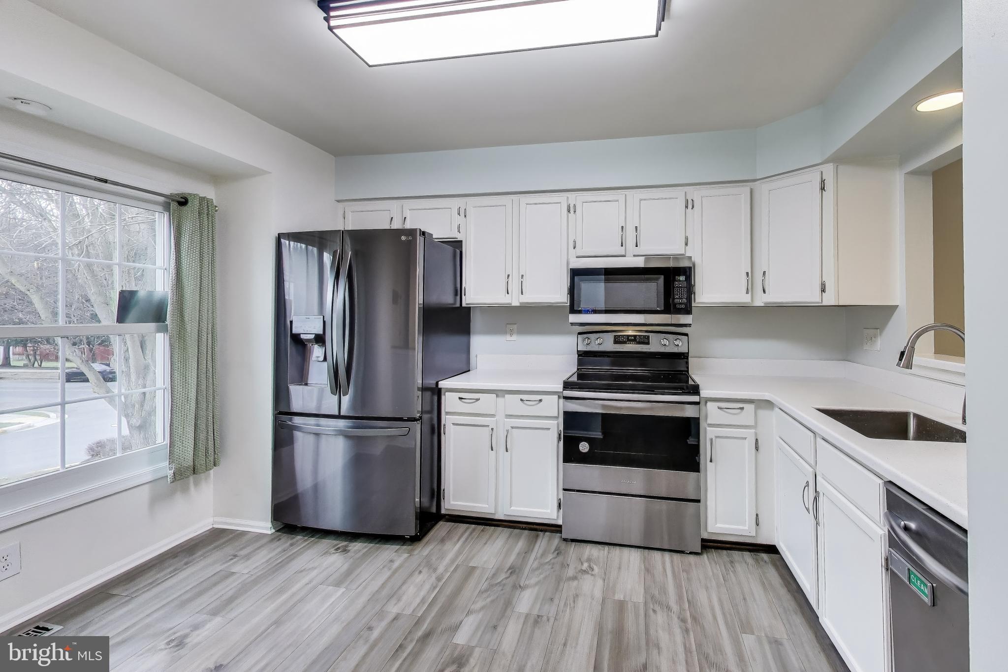 18963 FERRY LANDING CIRCLE