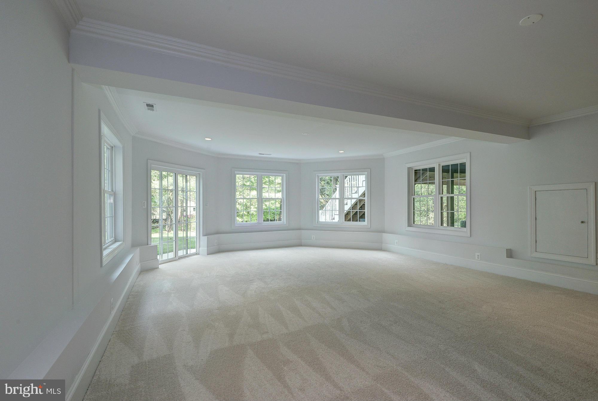 WOODSIDE ESTATES - Residential