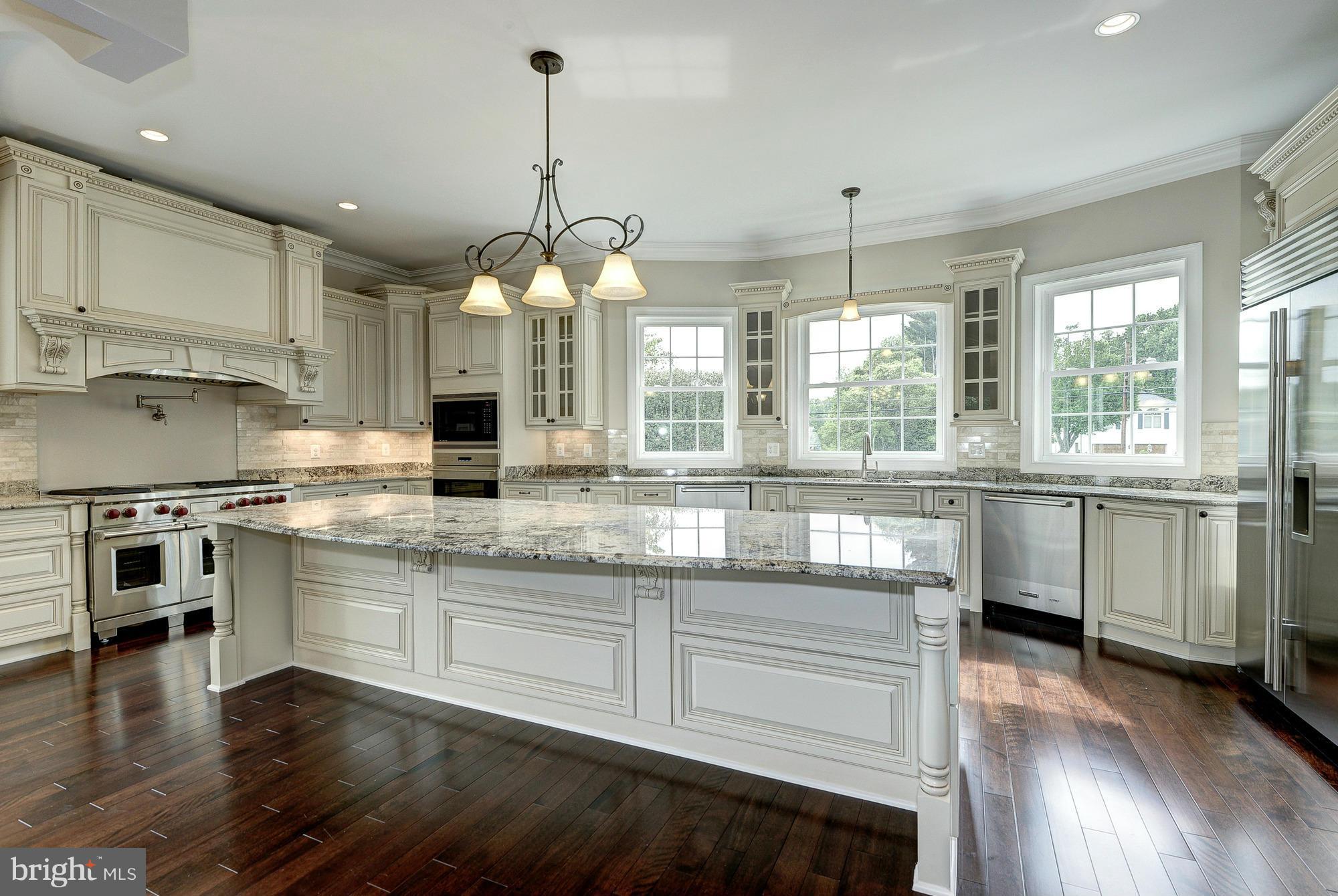 WOODSIDE ESTATES - Residential