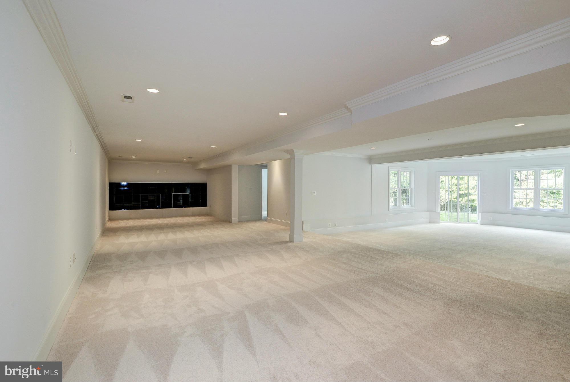 WOODSIDE ESTATES - Residential