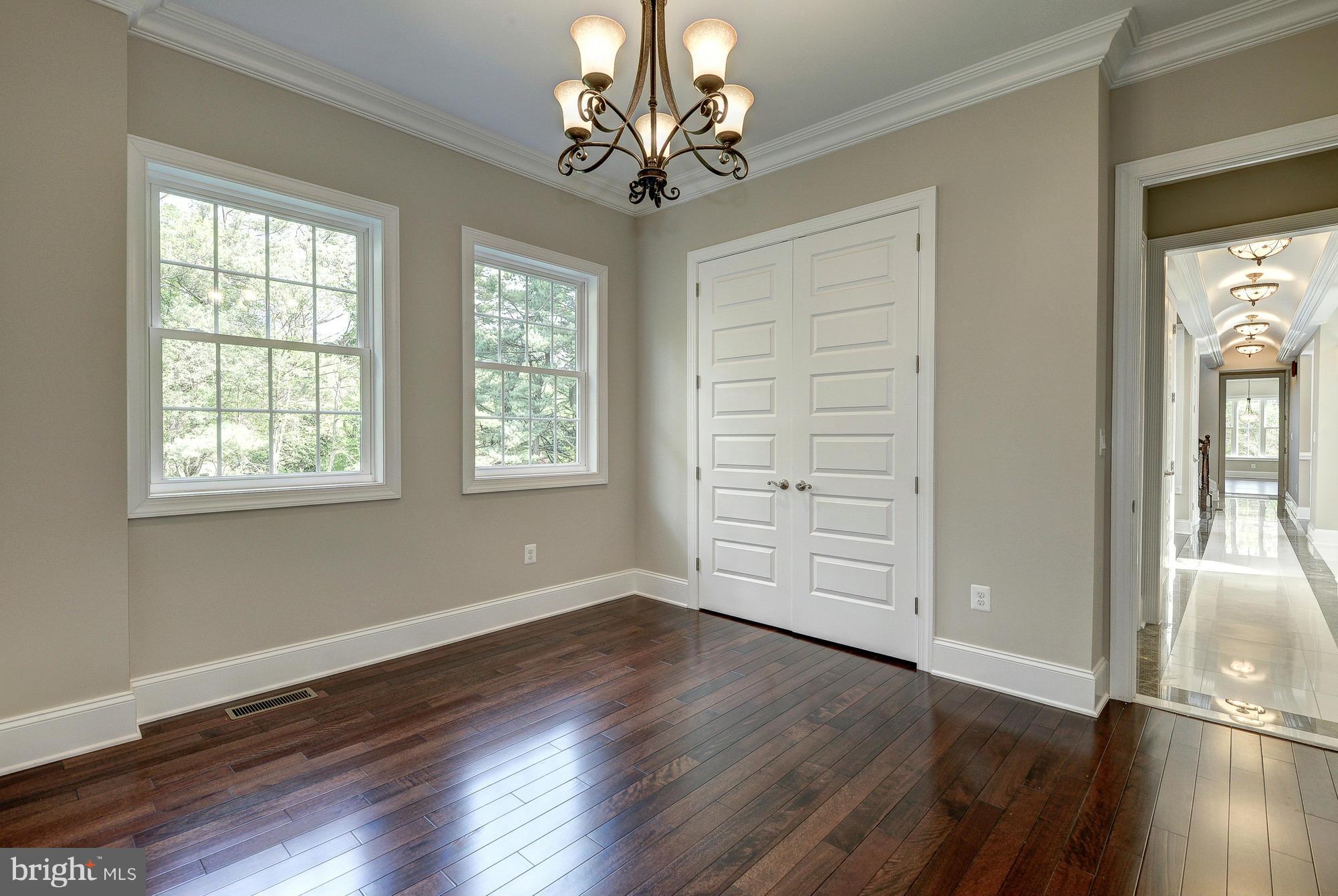 WOODSIDE ESTATES - Residential