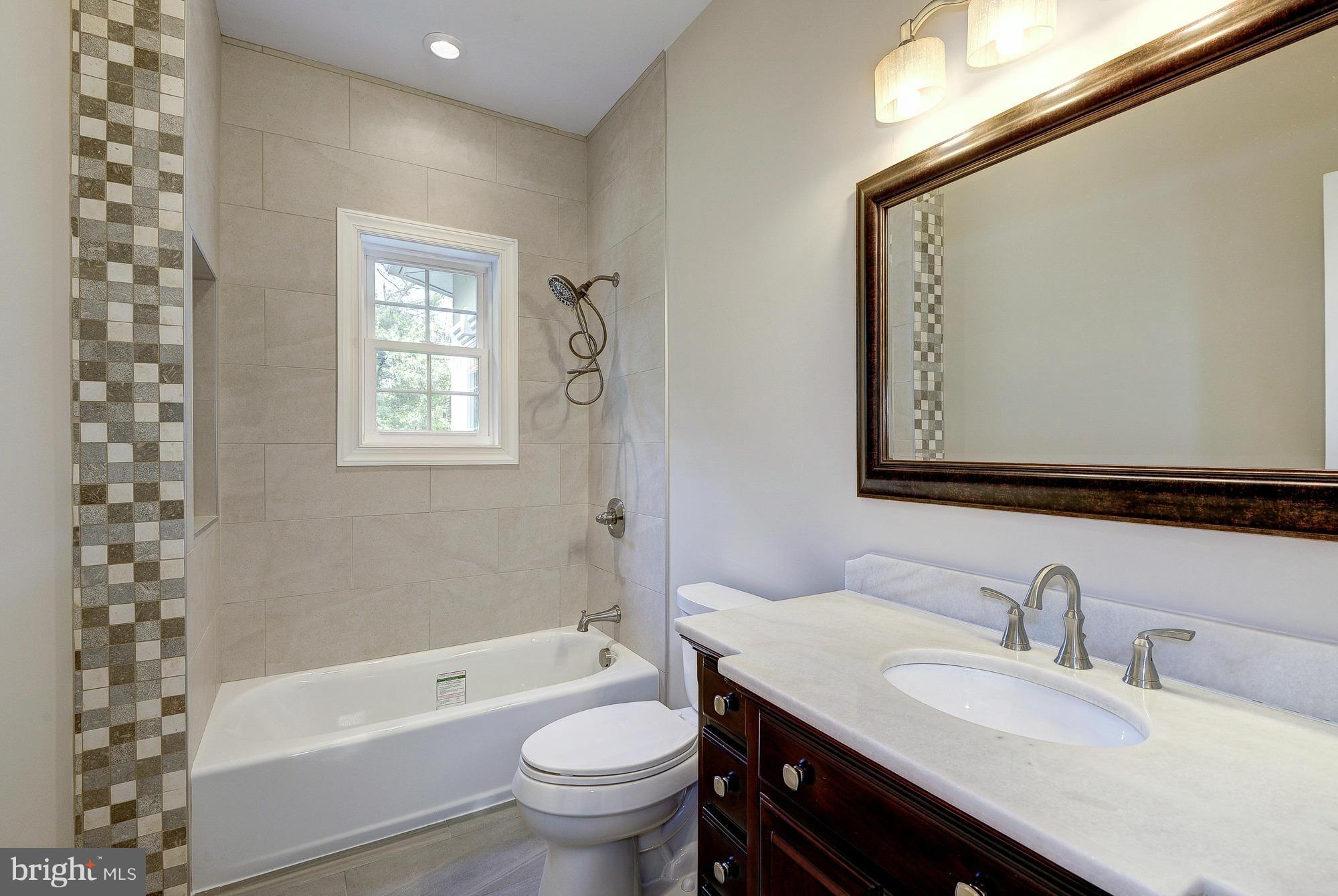 WOODSIDE ESTATES - Residential