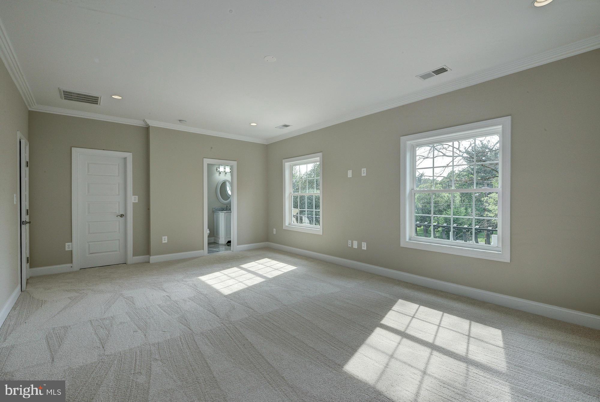 WOODSIDE ESTATES - Residential