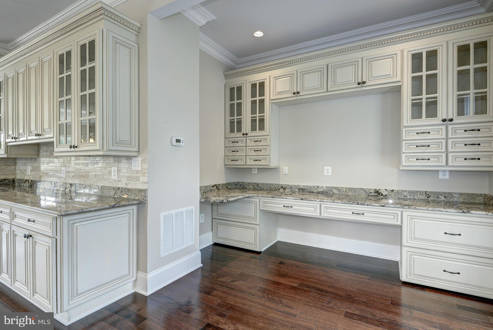 WOODSIDE ESTATES - Residential