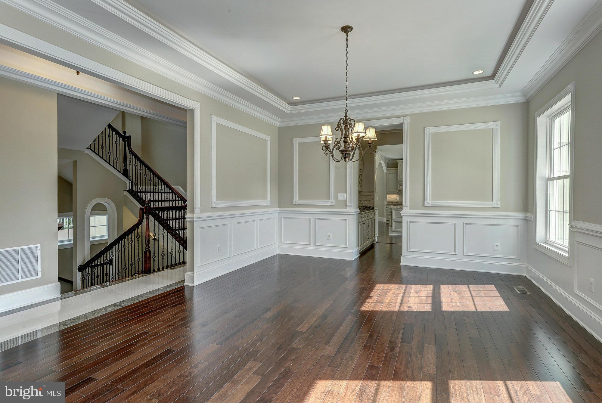 WOODSIDE ESTATES - Residential