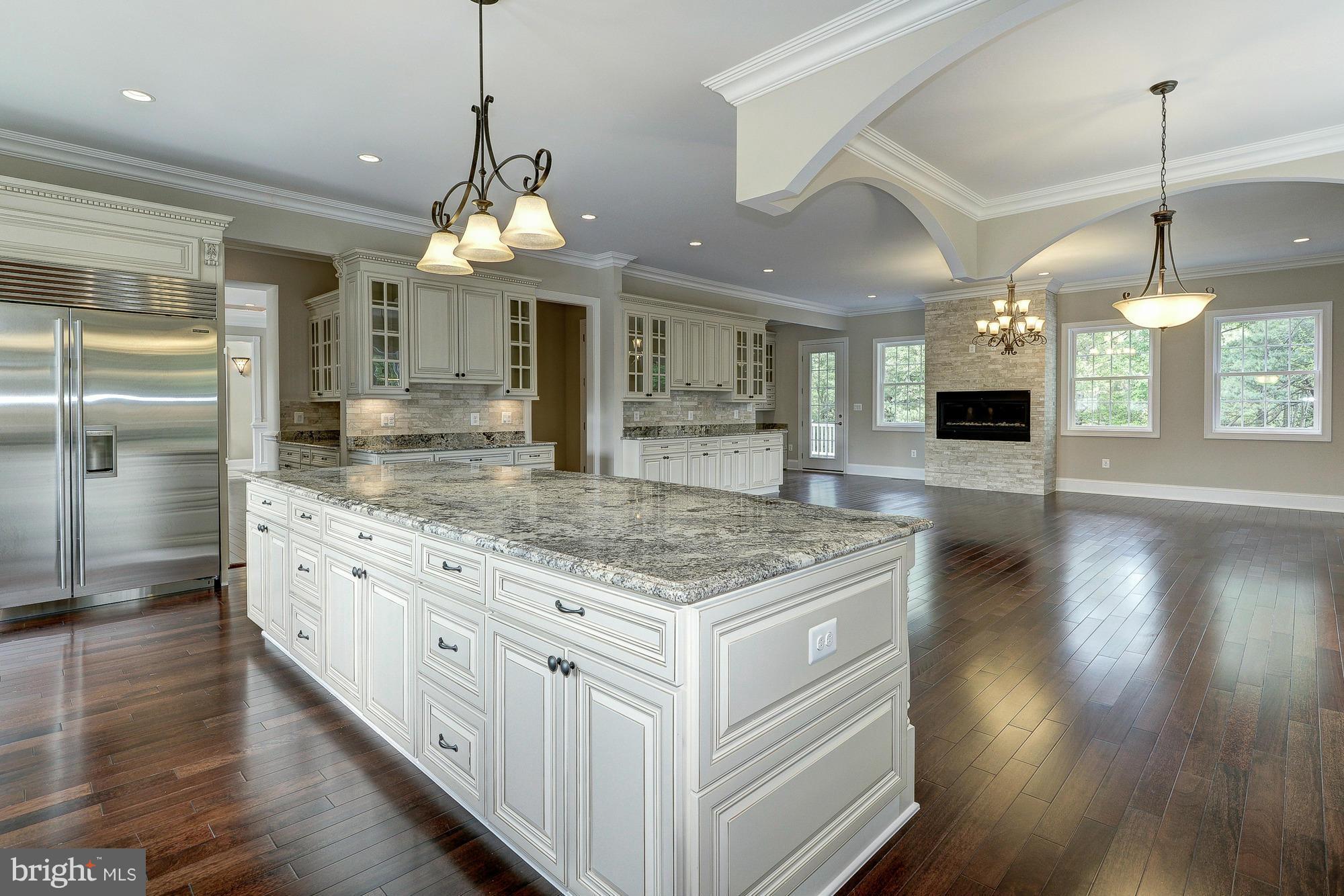 WOODSIDE ESTATES - Residential