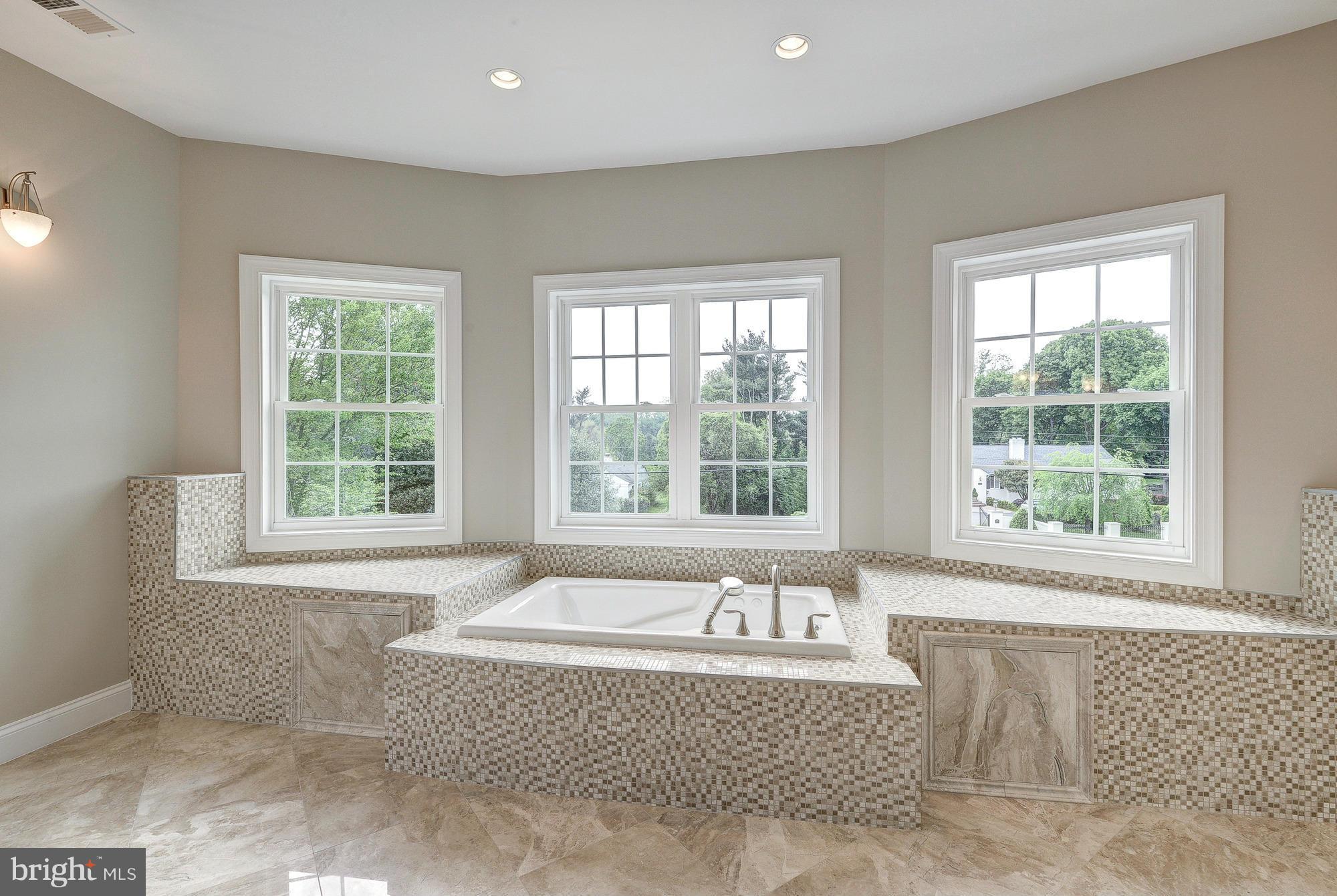 WOODSIDE ESTATES - Residential