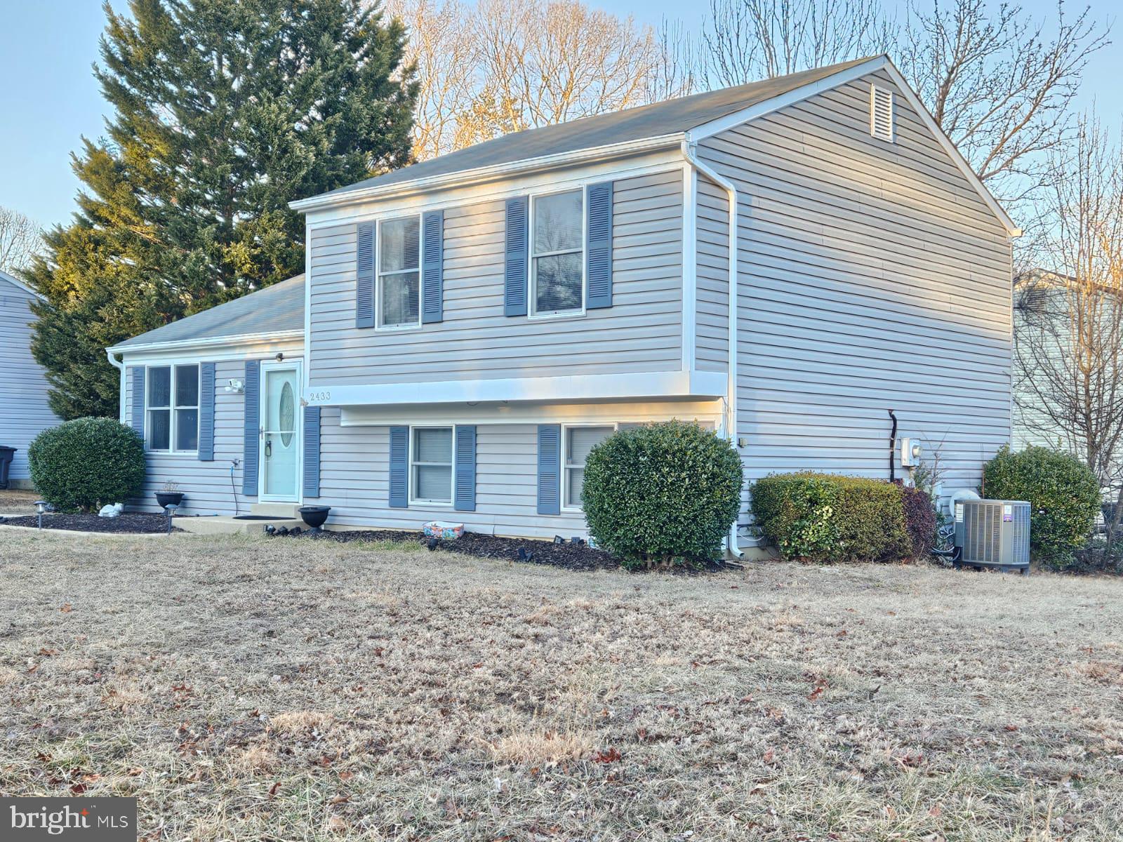 2433 YARMOUTH COURT