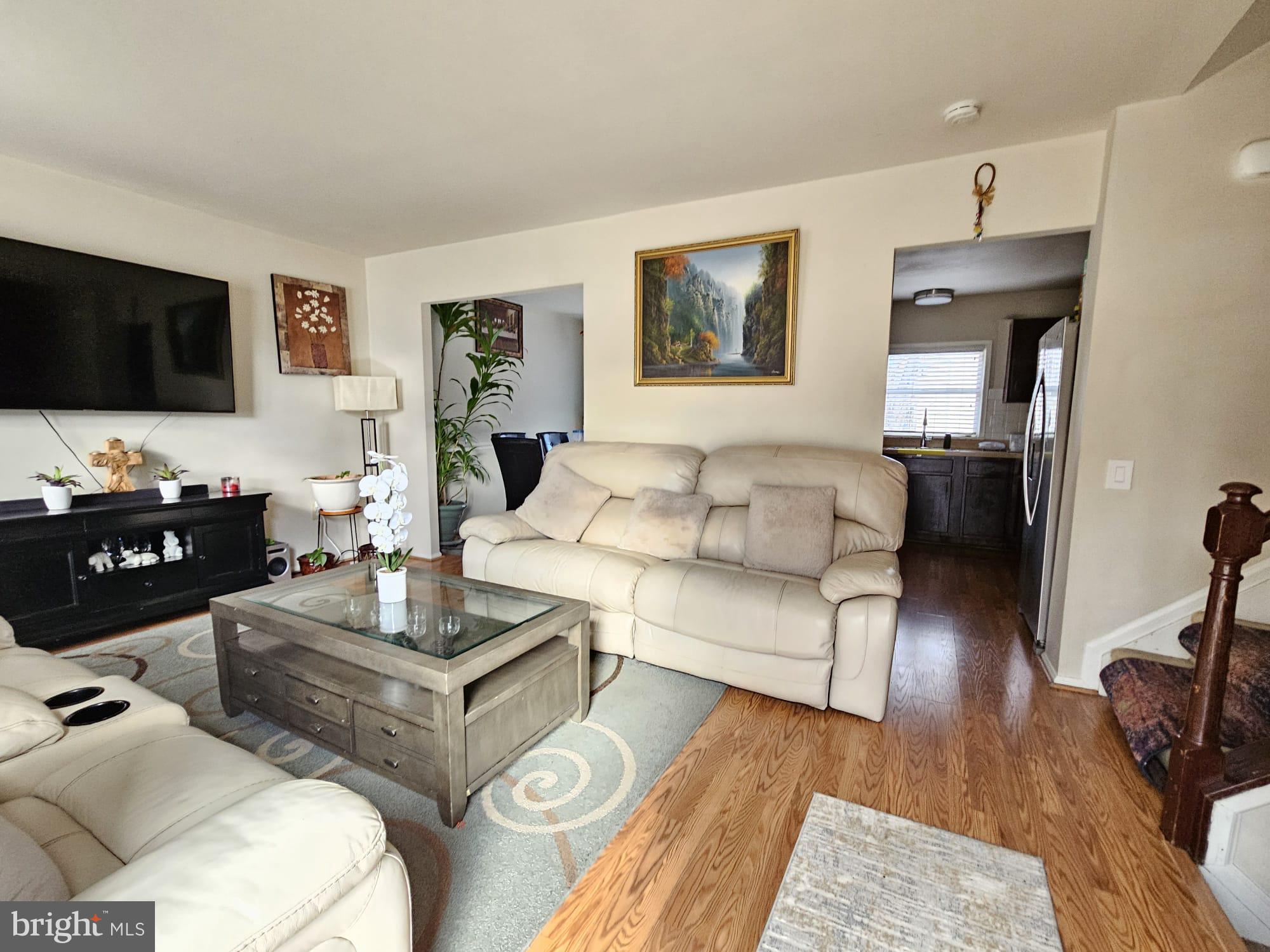 2433 YARMOUTH COURT