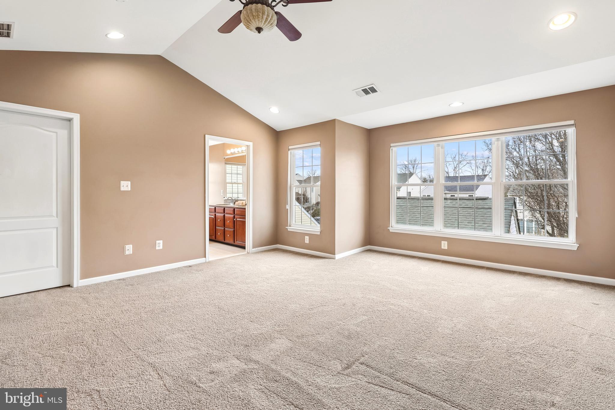 SOUTH RIDING - Residential