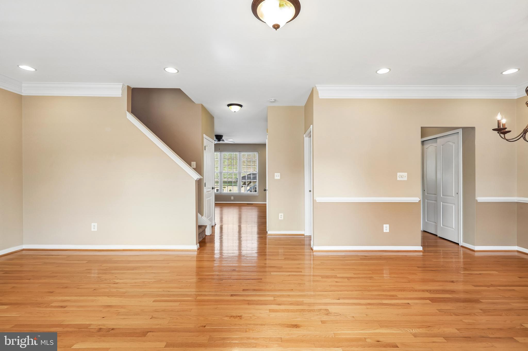 SOUTH RIDING - Residential