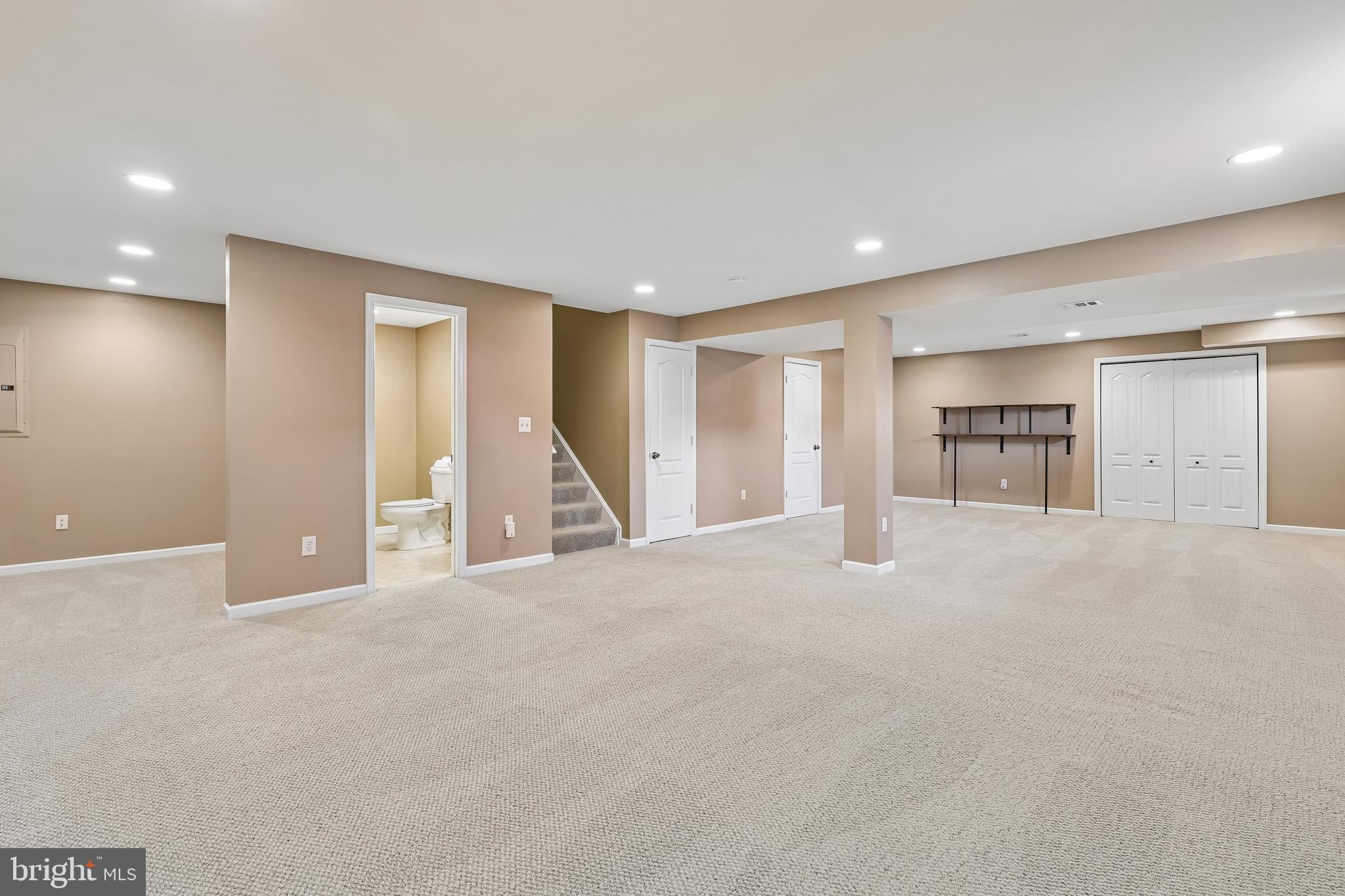 SOUTH RIDING - Residential