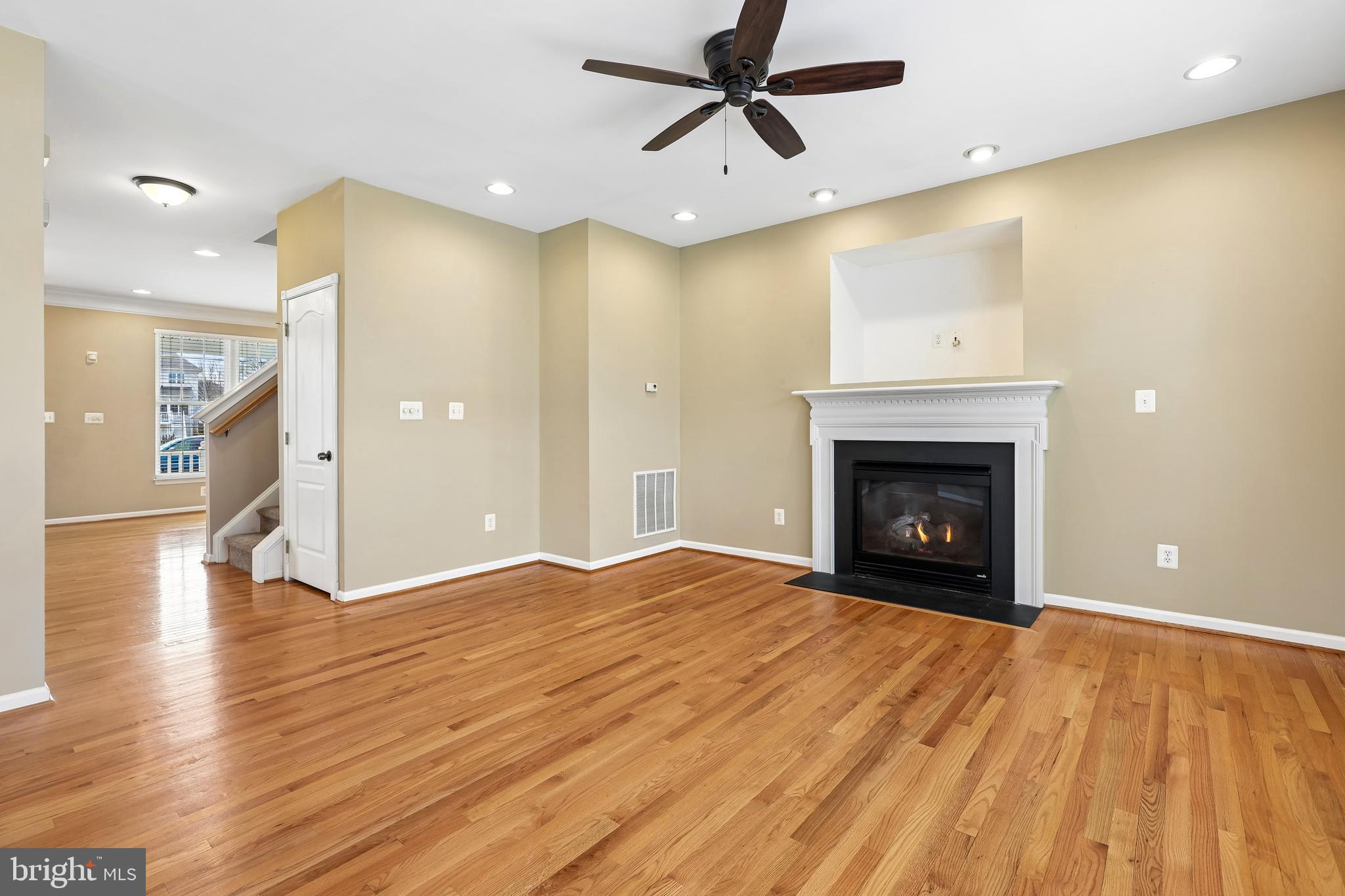 SOUTH RIDING - Residential