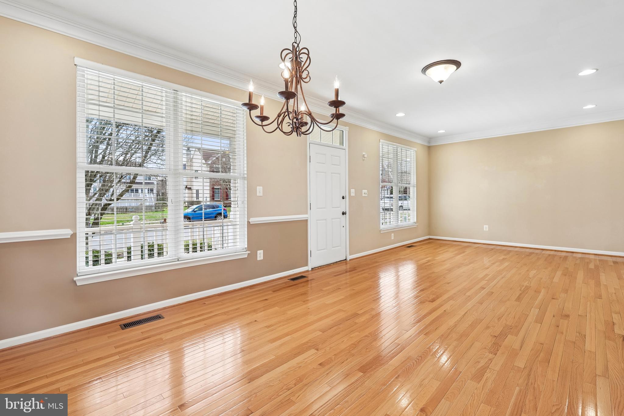 SOUTH RIDING - Residential