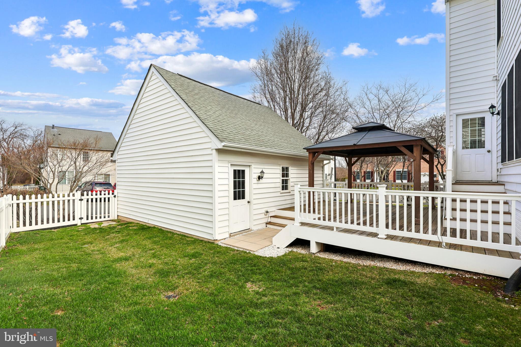 SOUTH RIDING - Residential