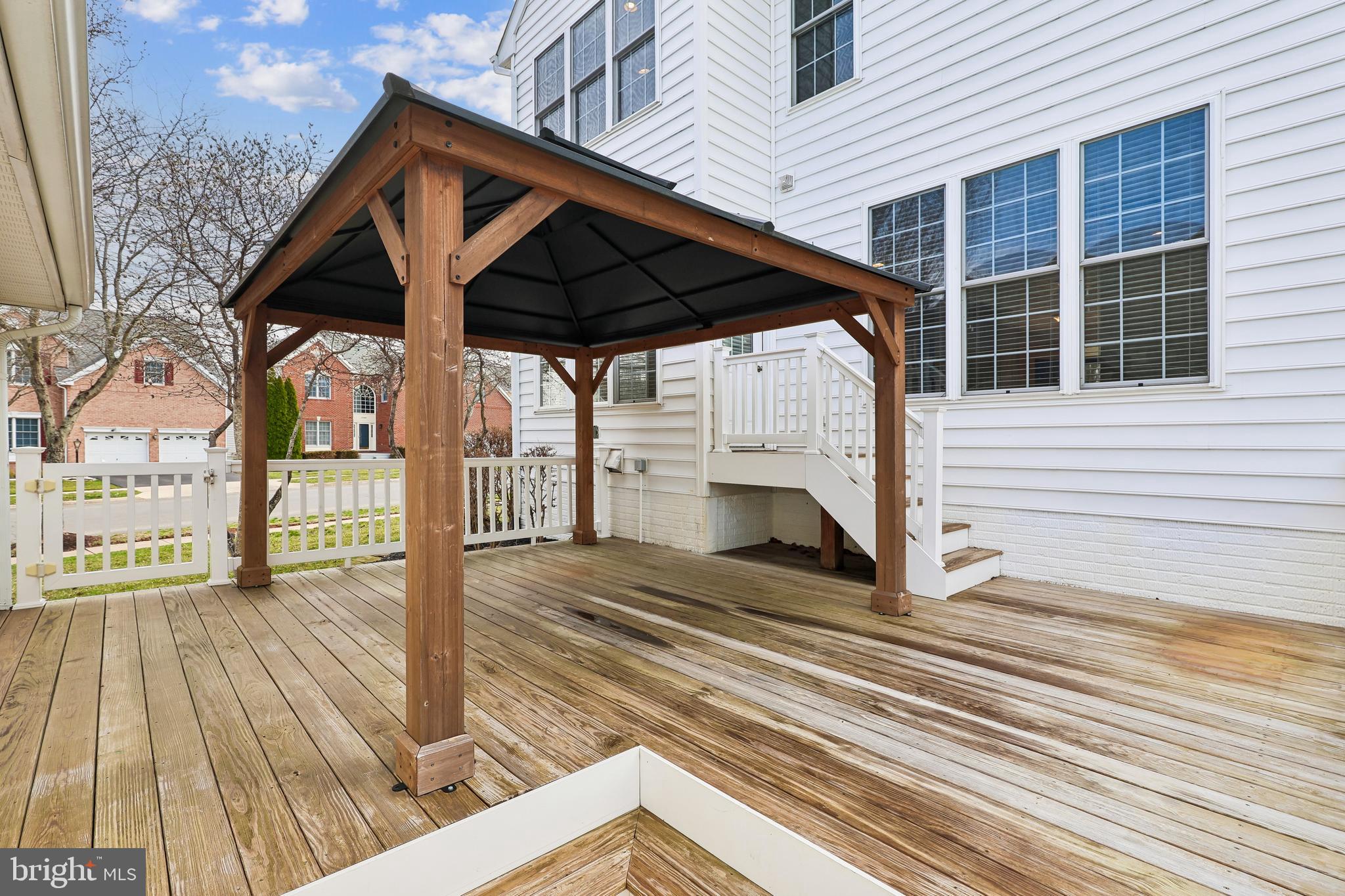 SOUTH RIDING - Residential