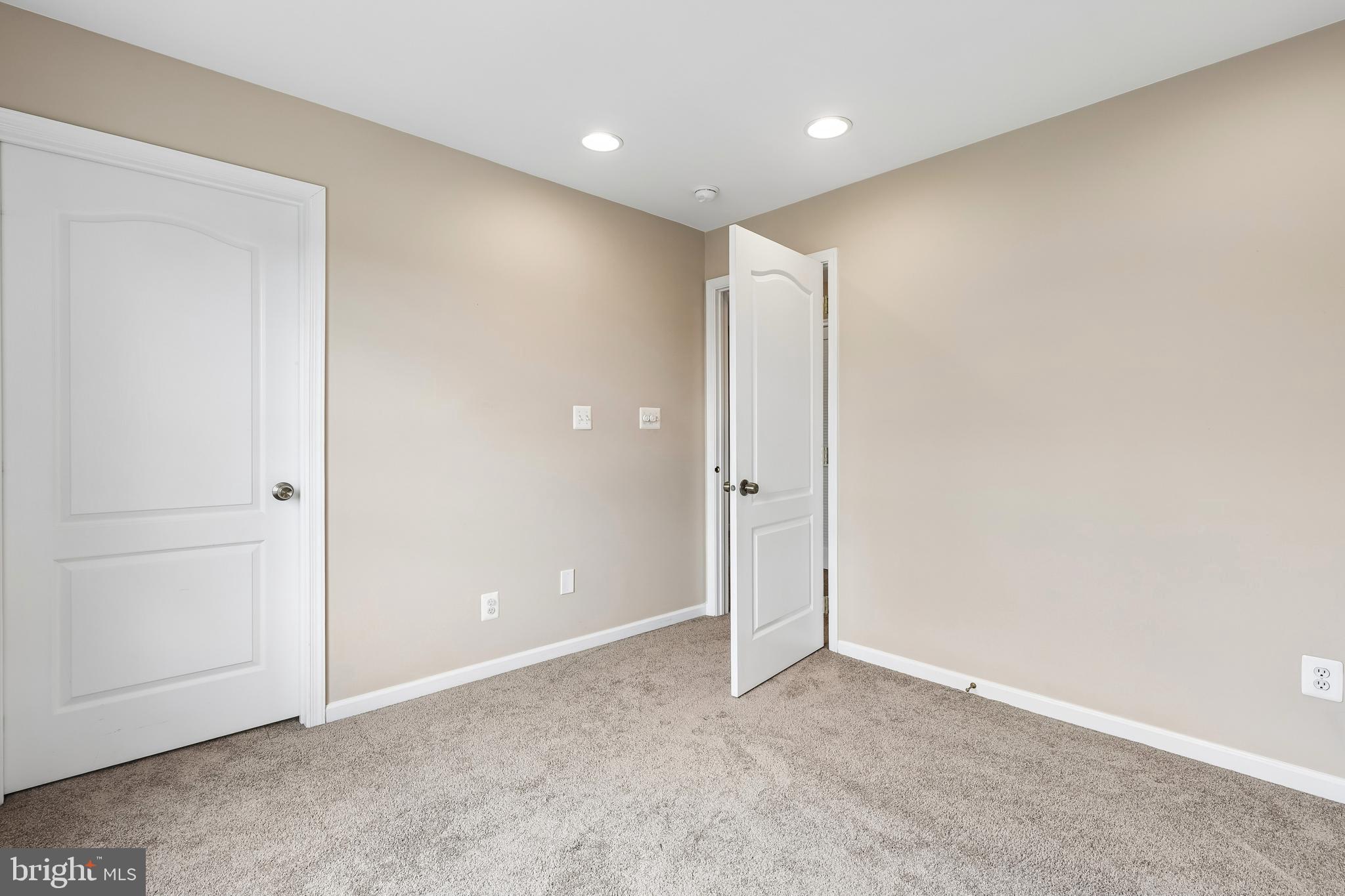 SOUTH RIDING - Residential