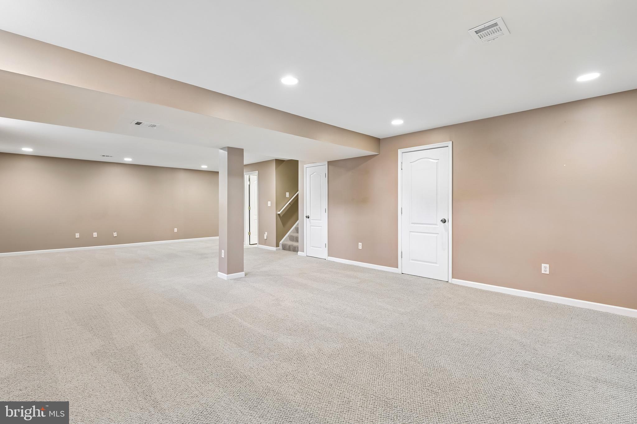 SOUTH RIDING - Residential