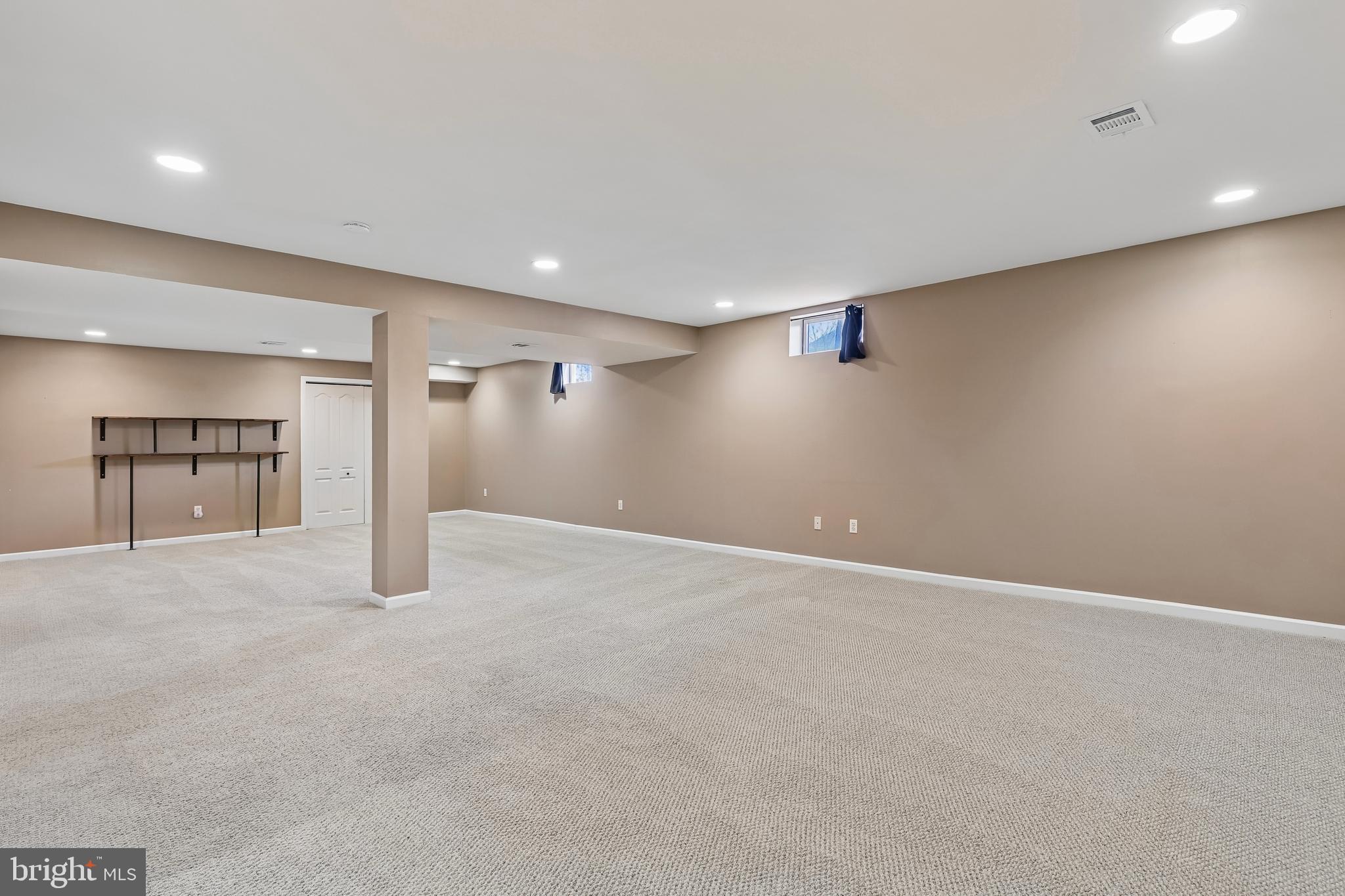 SOUTH RIDING - Residential