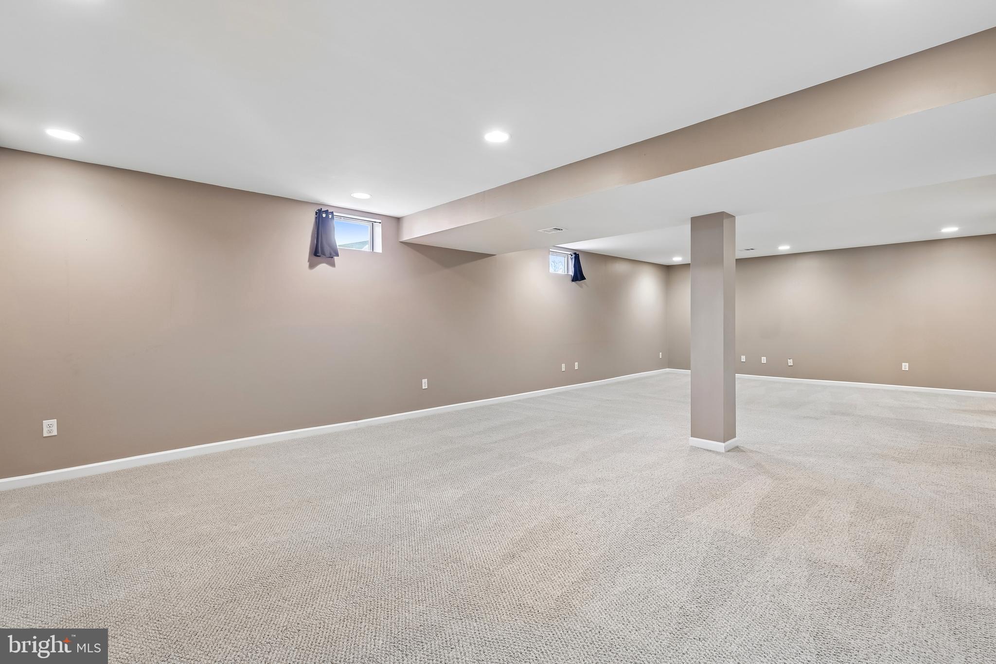 SOUTH RIDING - Residential