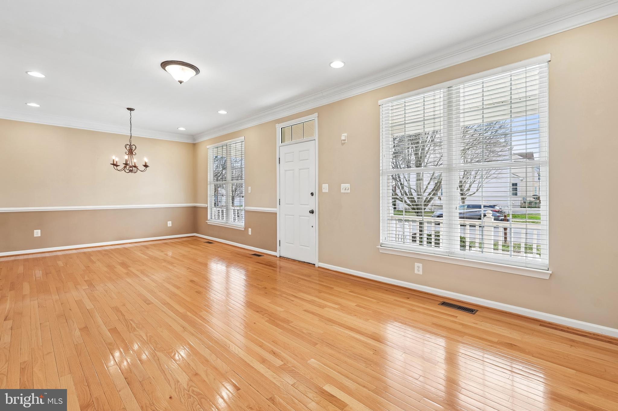 SOUTH RIDING - Residential