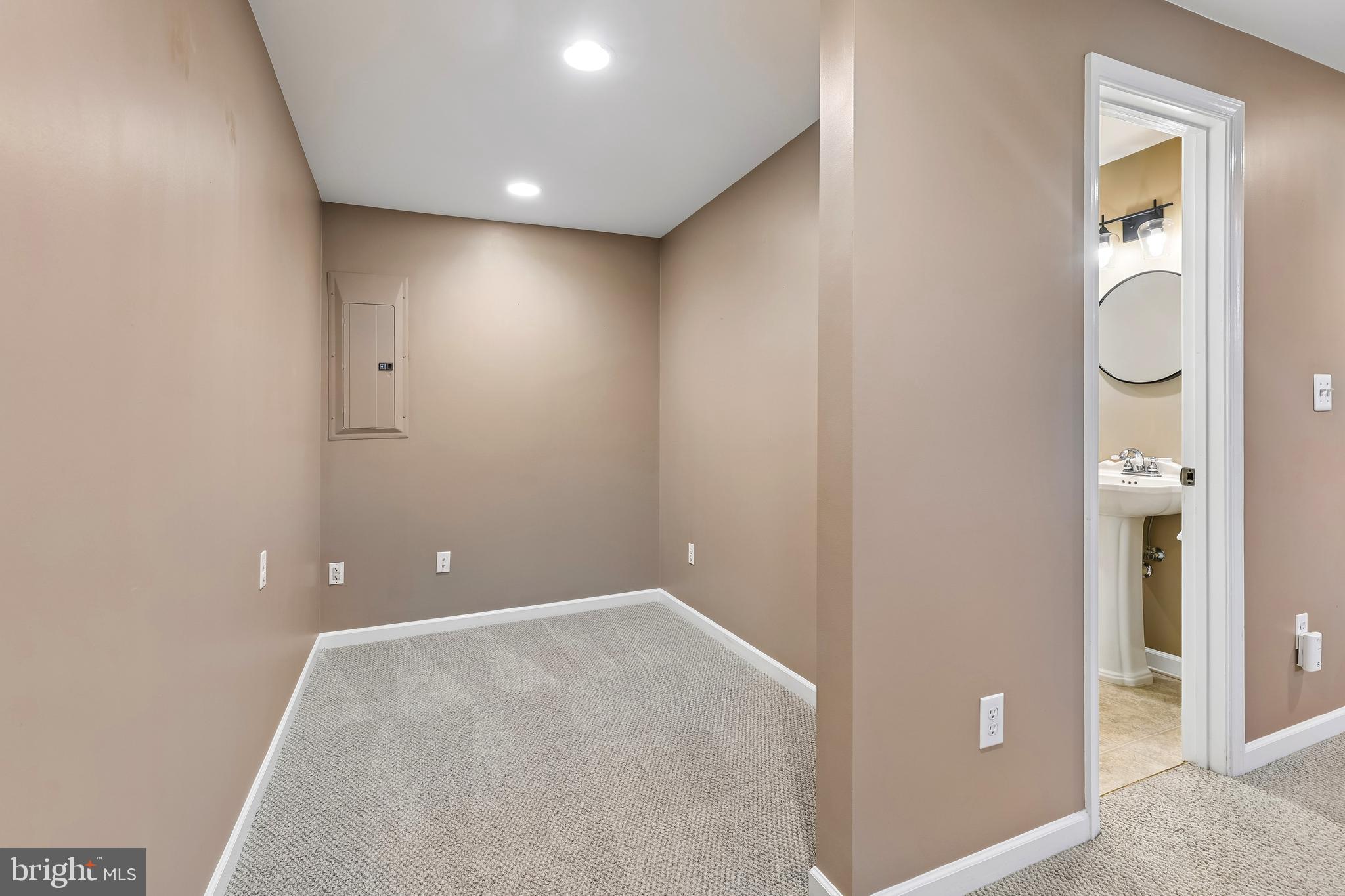 SOUTH RIDING - Residential