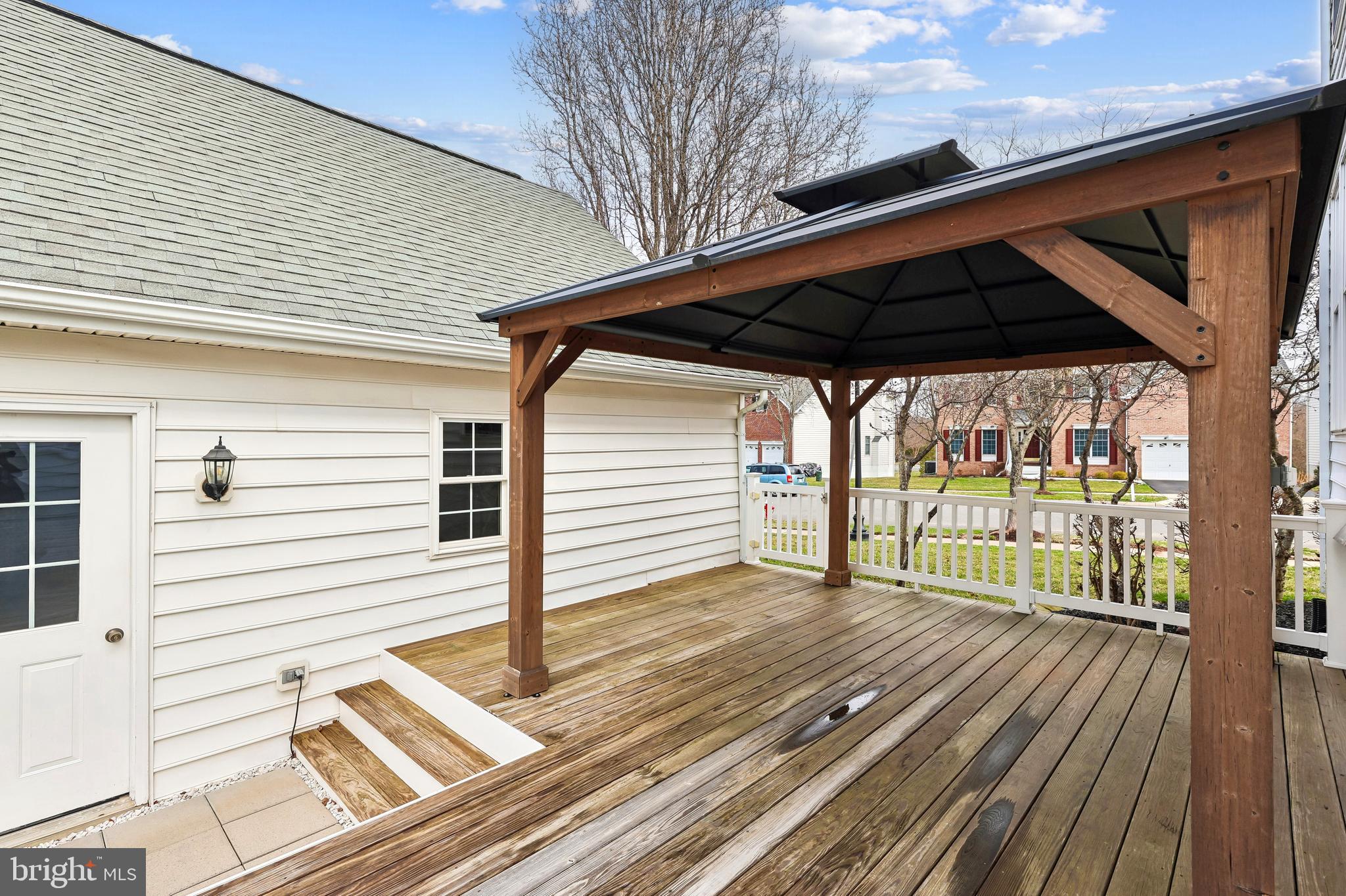 SOUTH RIDING - Residential