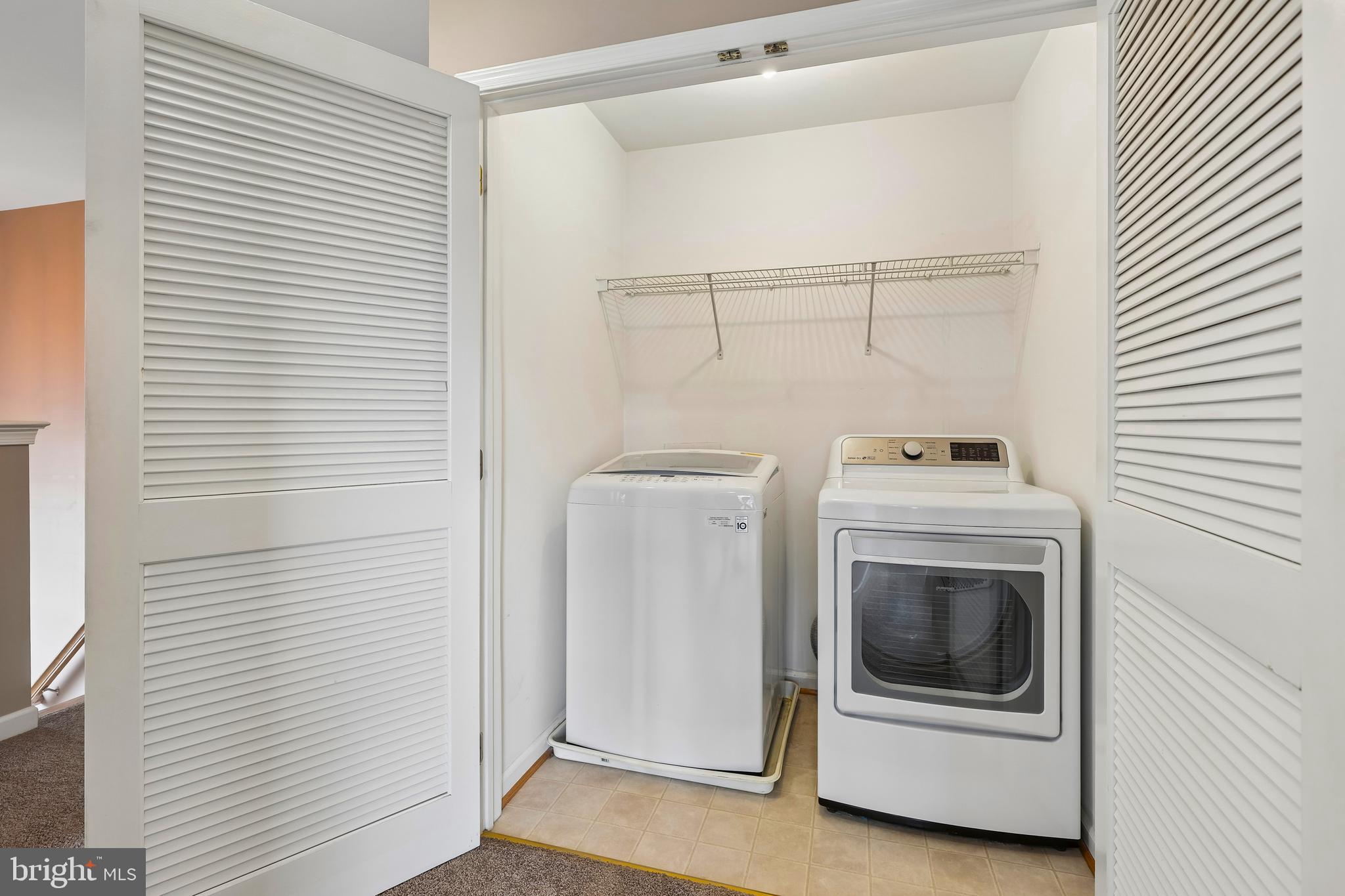 SOUTH RIDING - Residential