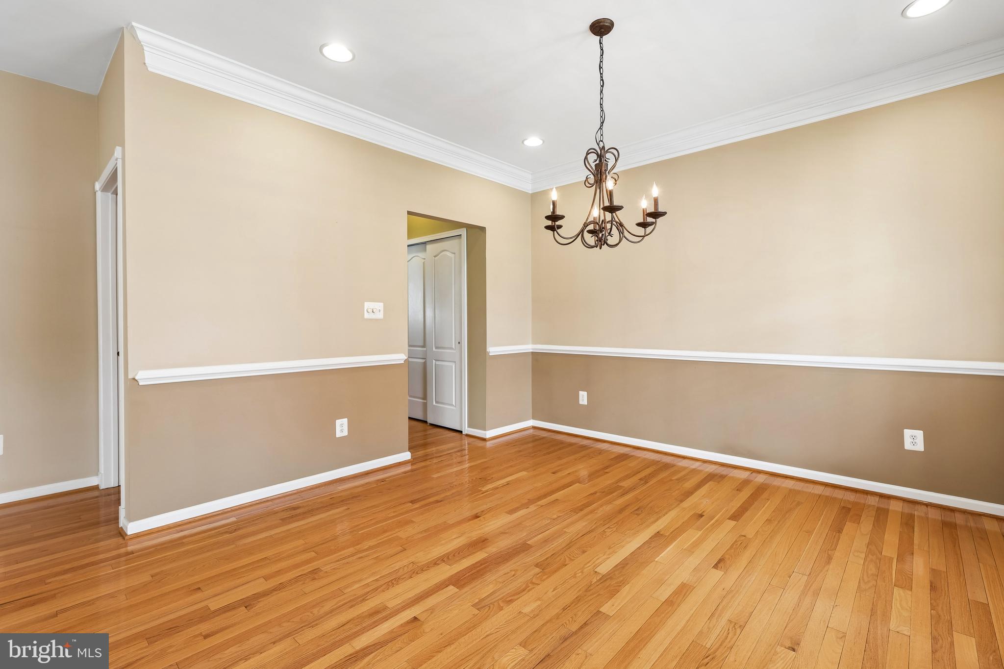 SOUTH RIDING - Residential