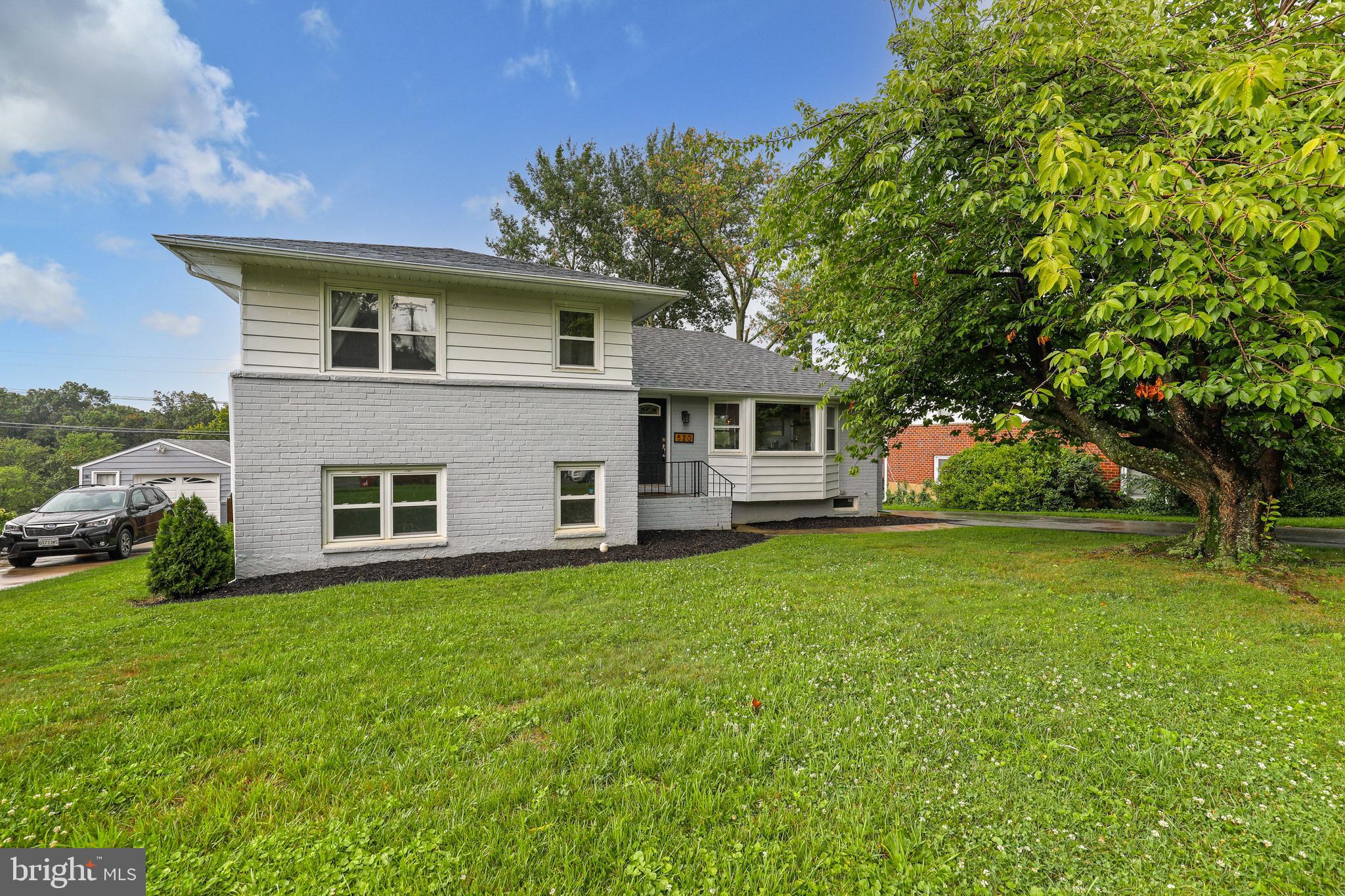 CAMPUS HILLS - Residential