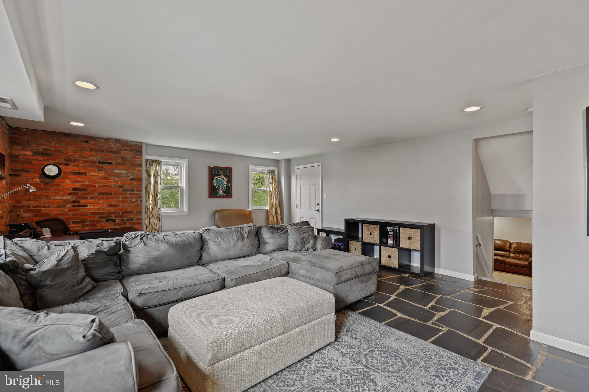 CAMPUS HILLS - Residential