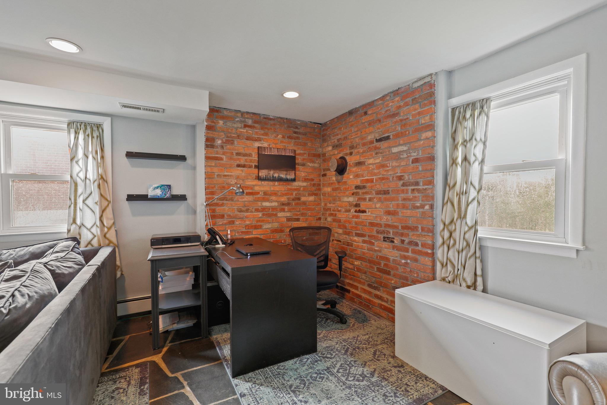 CAMPUS HILLS - Residential