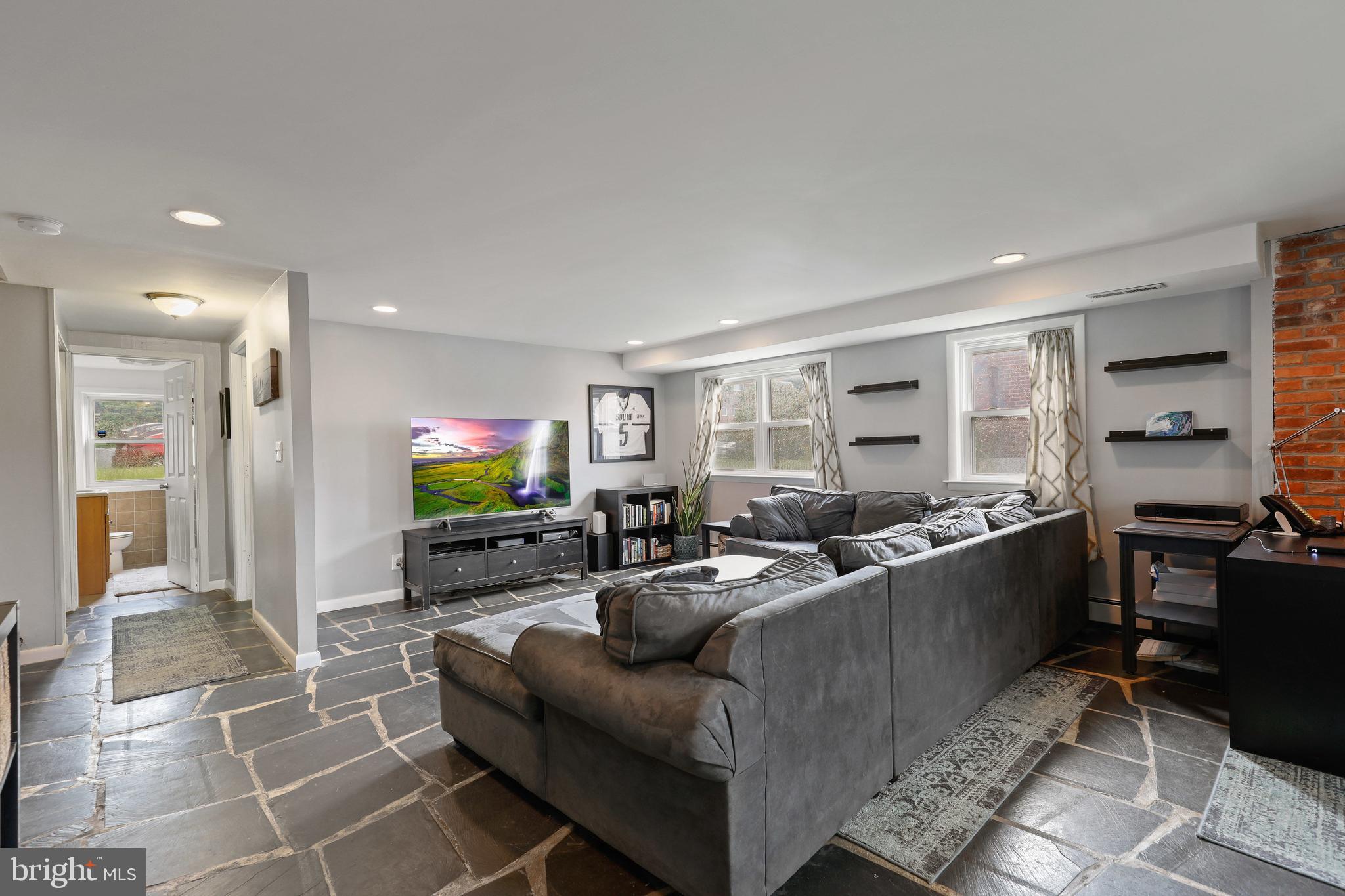 CAMPUS HILLS - Residential