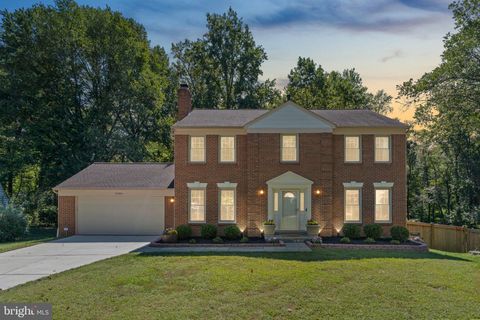 Photo of 17001 Teal Court, ROCKVILLE, MD 20855 (MLS # MDMC2199088)