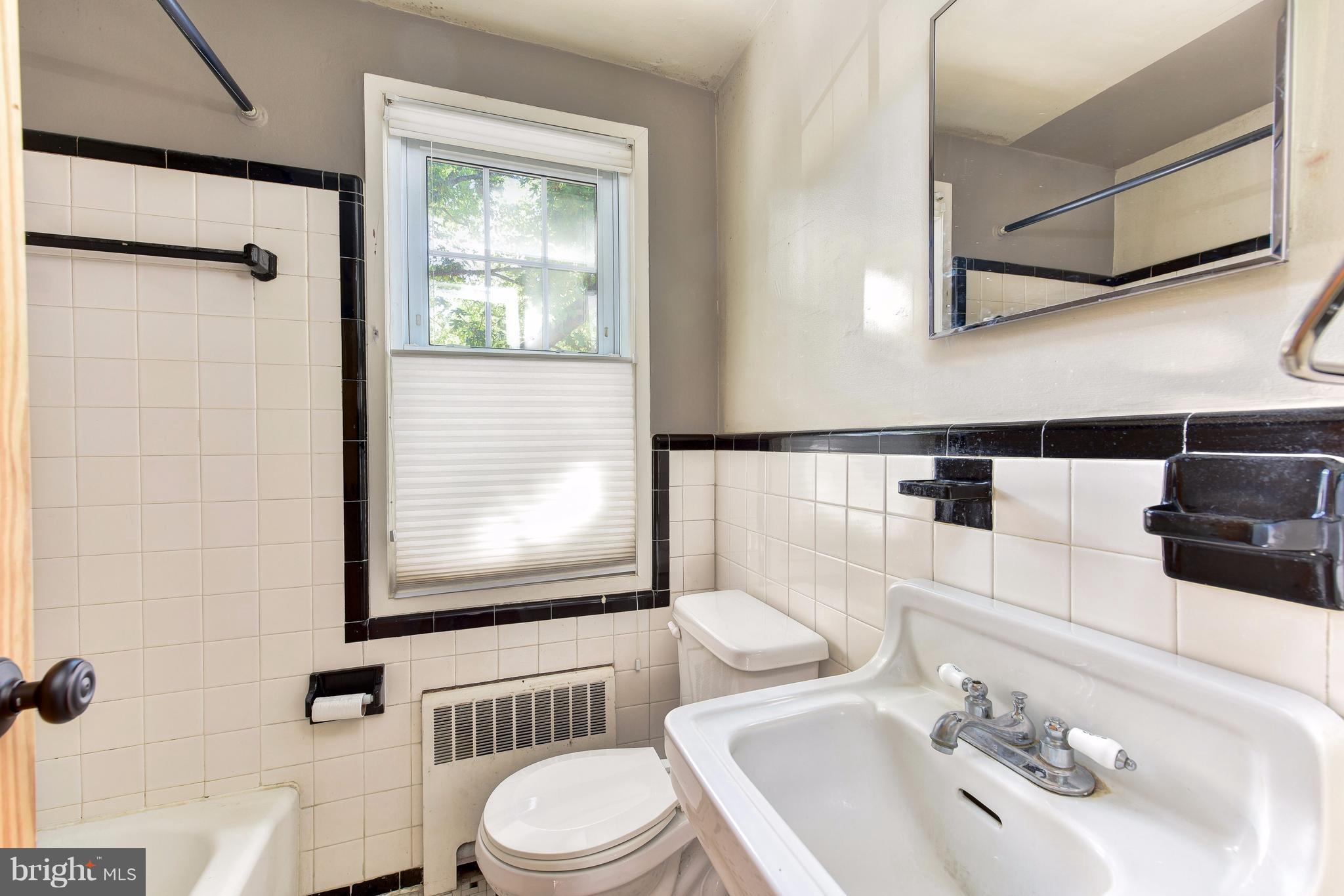 WARWICK VILLAGE - Residential