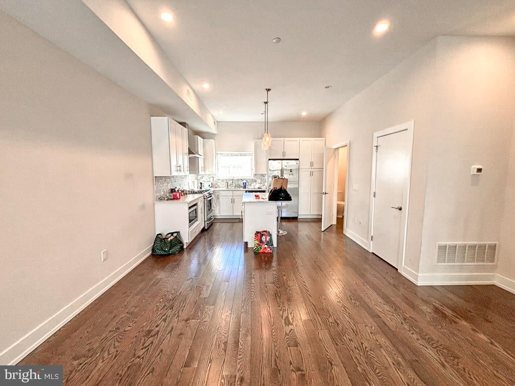 2527 GRADUATE SQUARE