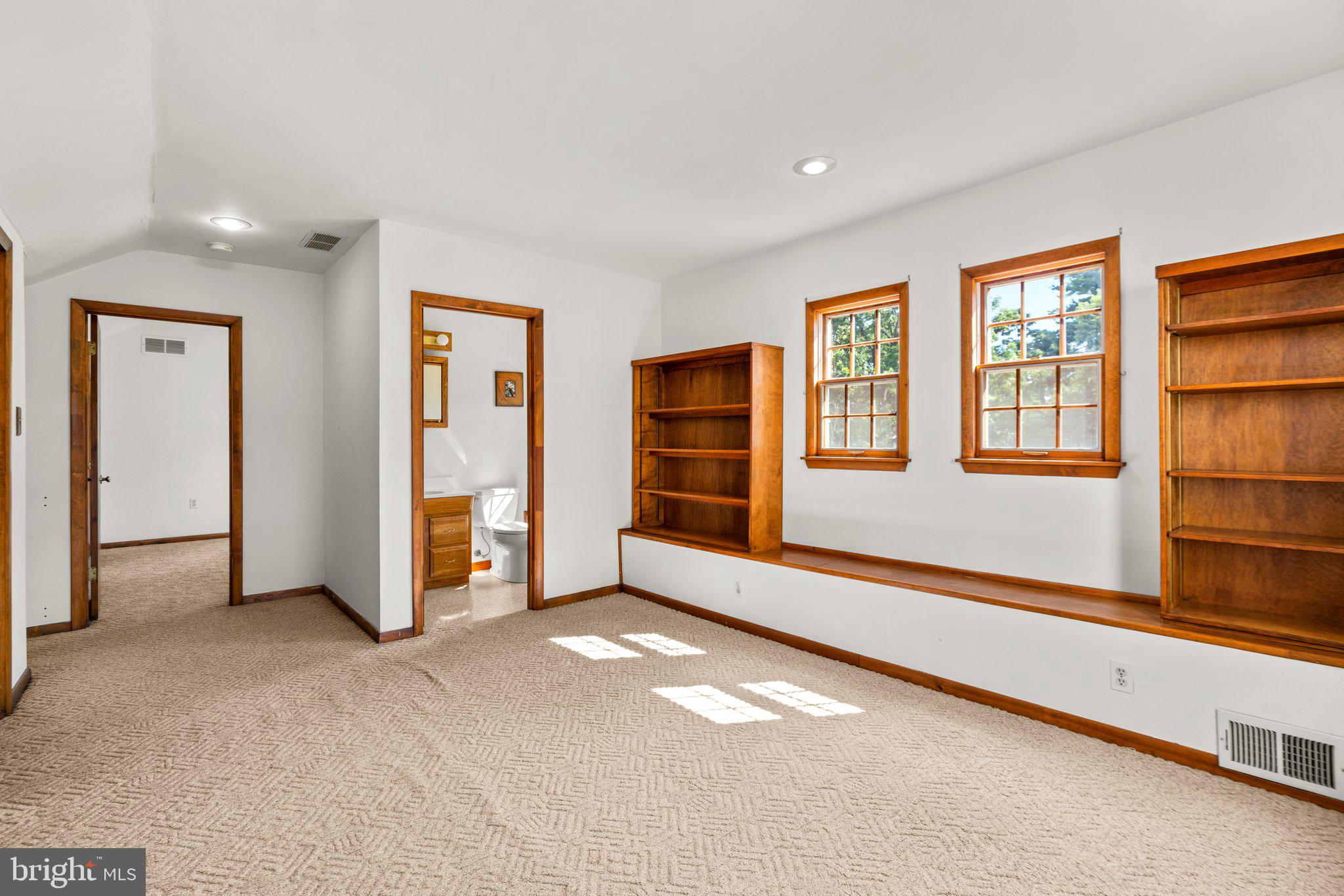 ELVATON ACRES - Residential