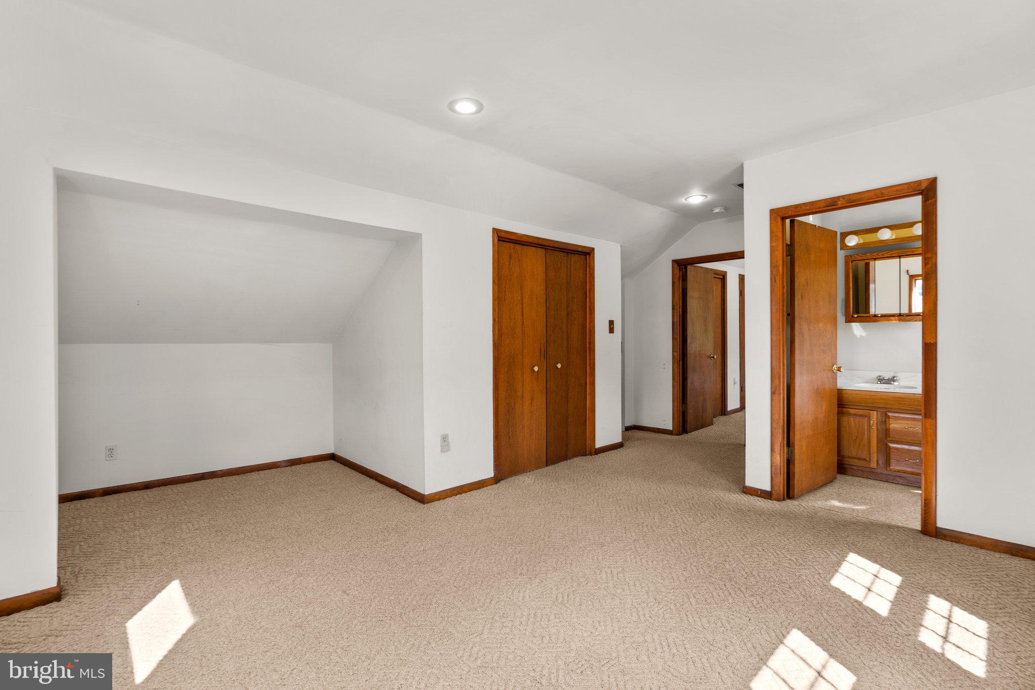 ELVATON ACRES - Residential