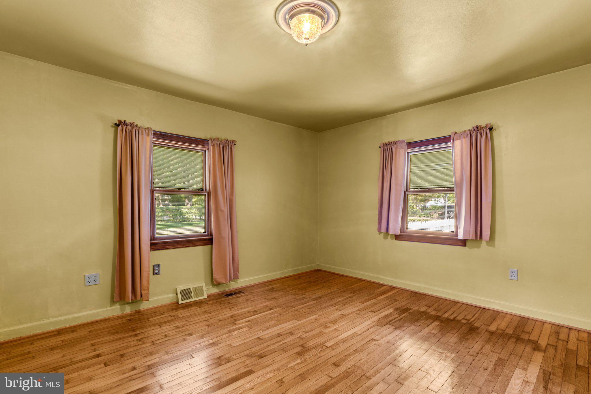 ELVATON ACRES - Residential