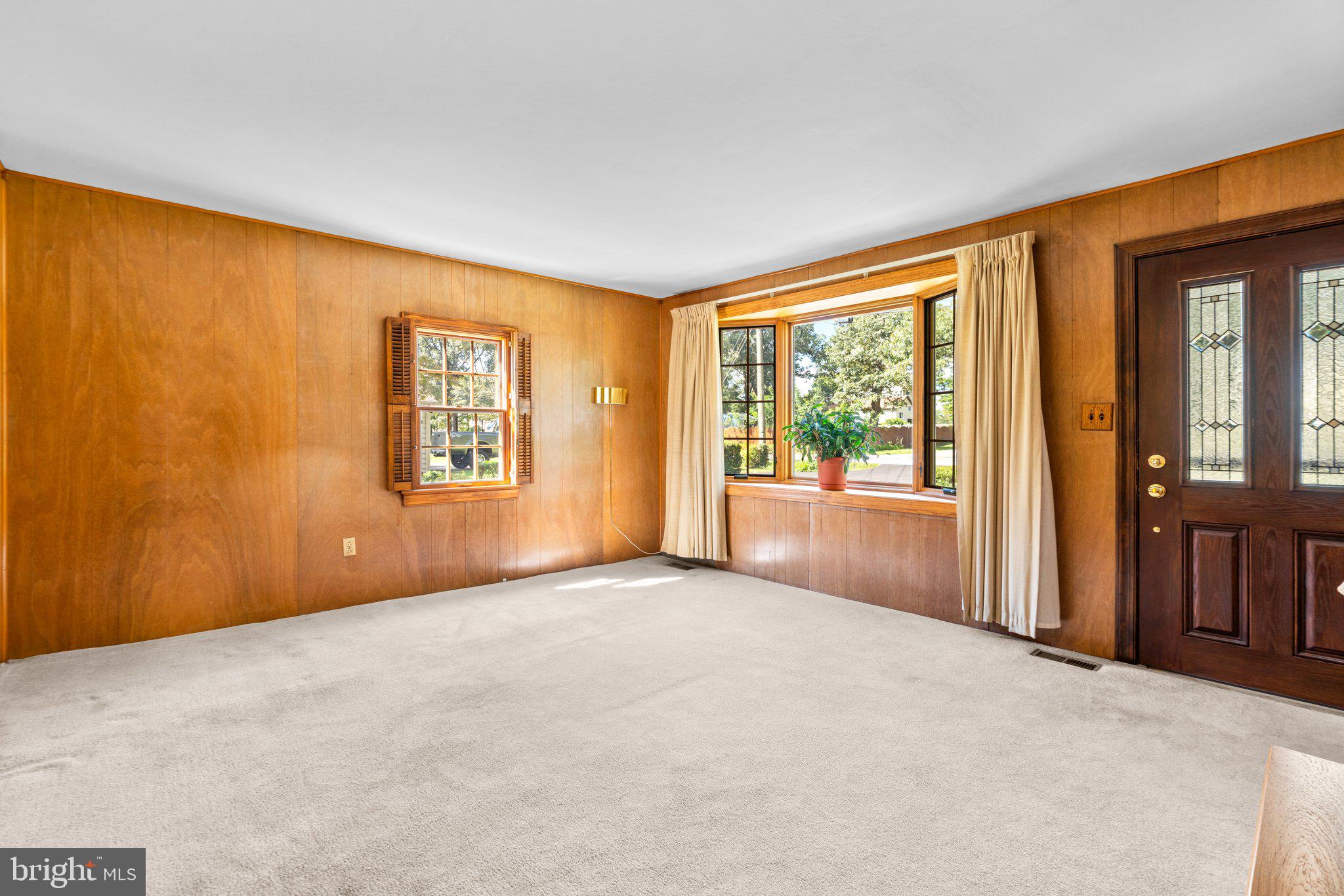 ELVATON ACRES - Residential