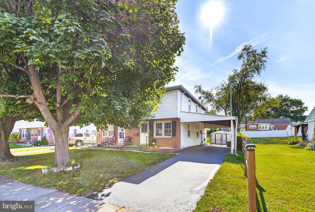 Photo of 306 E Cherry Street, ELIZABETHTOWN, PA 17022 (MLS # PALA2077702)
