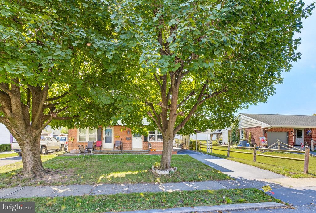 Photo of 306 E Cherry Street, ELIZABETHTOWN, PA 17022 (MLS # PALA2077702)