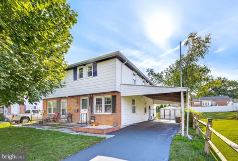 Photo of 306 E Cherry Street, ELIZABETHTOWN, PA 17022 (MLS # PALA2077702)