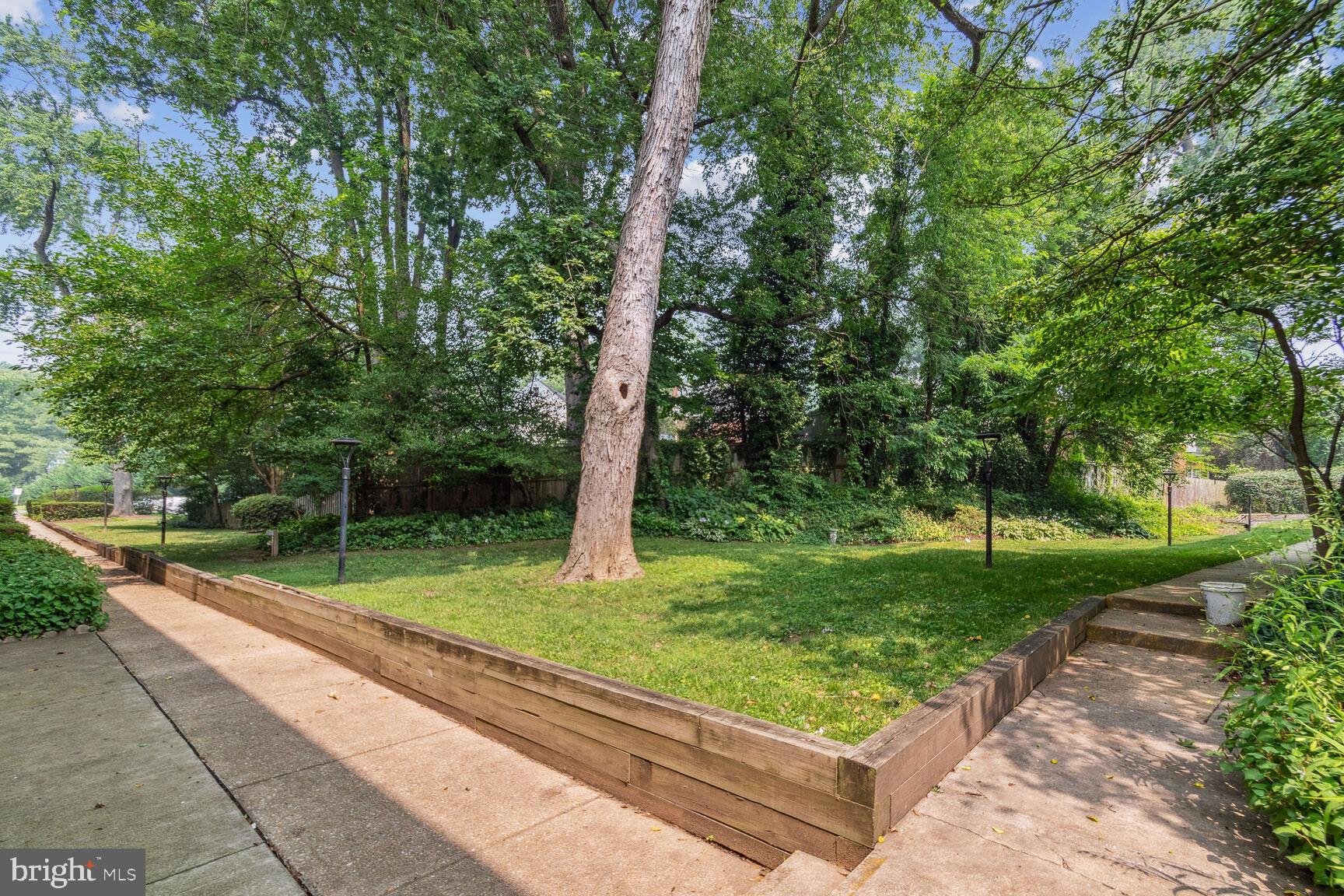 WOODSIDE VILLAGE - Residential